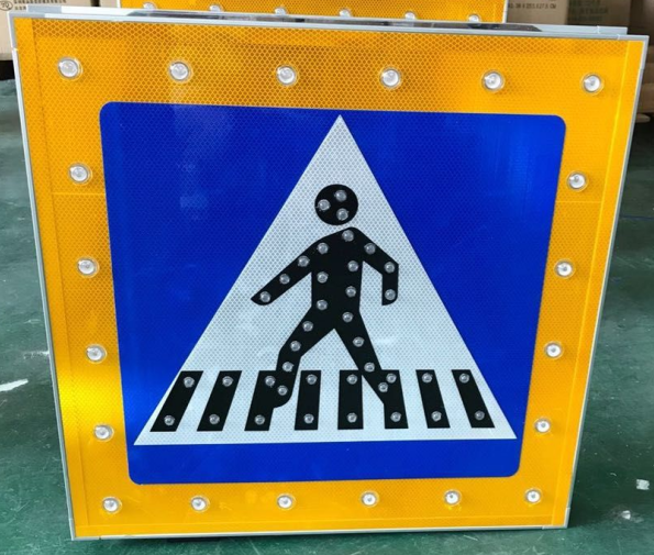 Signo de tráfico solar